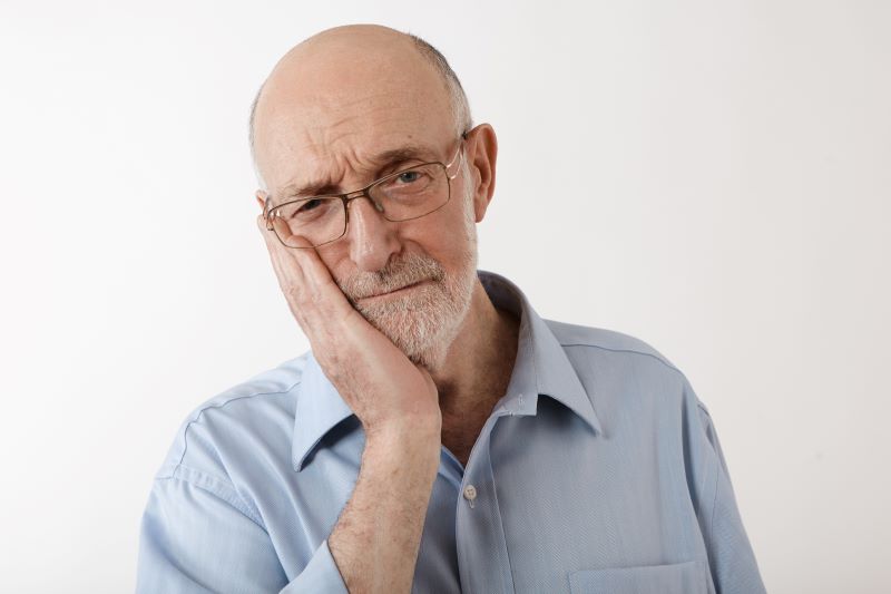 5 Problems Caused by Ill-Fitting Dentures